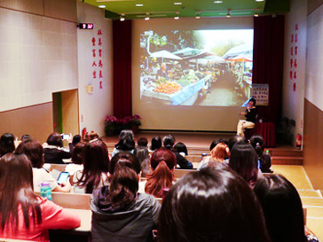 2017.04.26 復興小學父母成長班「在旅行中玩味生活」講座