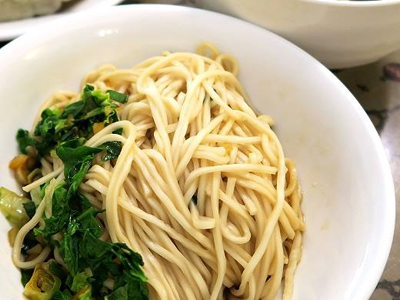 ｛有感而發｝乾拌麵、水餃10個—豆腐5個高麗菜5個、酸辣湯