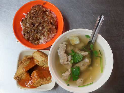 2018.02.14 基隆 廟口小吃： 天一香肉羹順＆刈包 ‧ 四神湯＆沈記泡泡冰