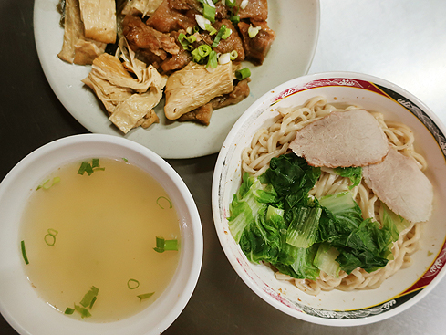 2018.11.16 台南 陸橋沙茶意麵