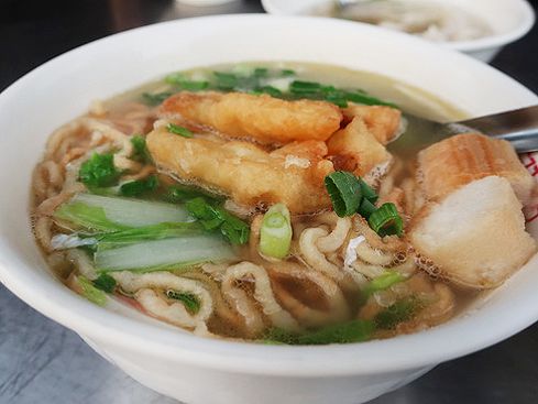 2018.12.10 台南 保安路小吃:醇涎坊鍋燒意麵、阿鳳浮水魚羹、茂雄蝦仁肉圓