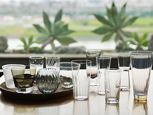 玻璃杯，淺酌就好