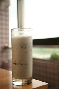 濃醇甜美，梅香葡萄優酪乳