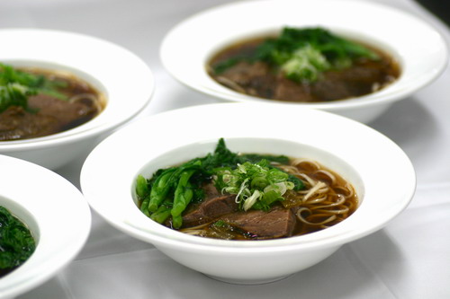 幸福餐\桌∼燉牛肉、牛肉麵　