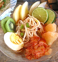 日韓風泡菜水果冷湯麵 (2003.07.22)