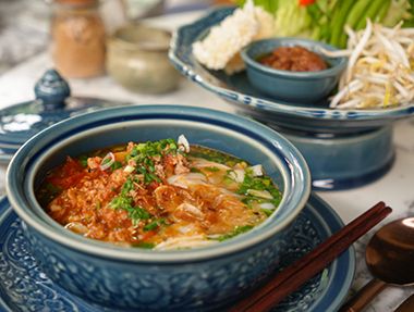 寮國食之魅(下):米粉湯,以及菜市場
